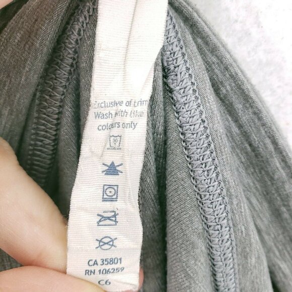 Lululemon Heather Grey Crop Capri Leggings Size 6 - Picture 8 of 8